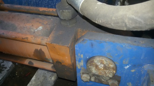 A0002796-连杆液压缸 (DANIELI) (轧材精整区尾部剪切机) 40x28x43.2 毫米缩略图